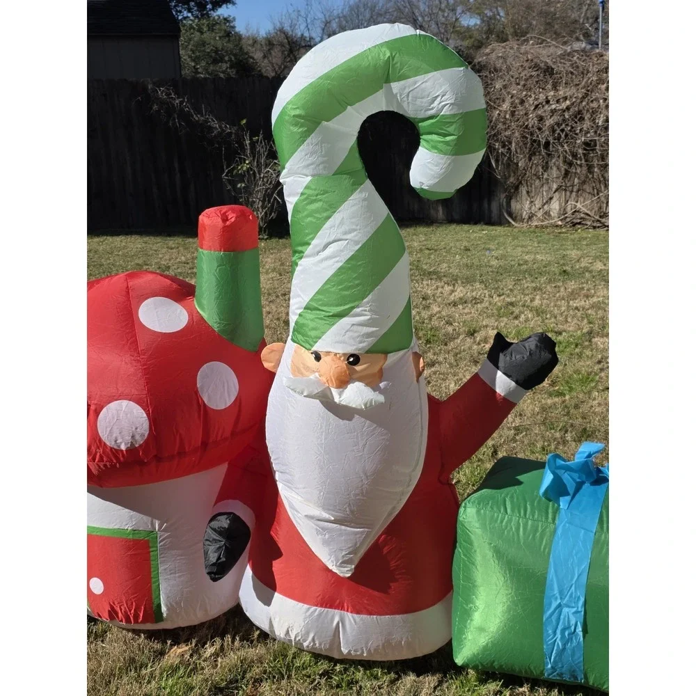 GEMMY AIRBLOWN INFLATABLE GNOME SCENE W/ MUSHROOM HOUSE 2 GNOMES. 9 FT. WIDE NIB